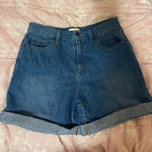 *SOLD* Universal Thread Mom Shorts